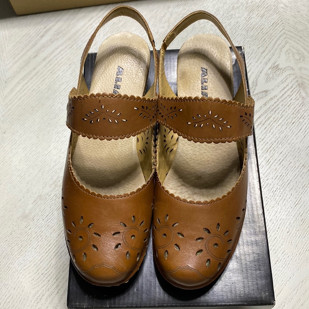 Alia Leather Sandals